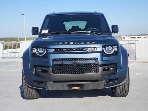 2026 Land Rover Defender OCTA