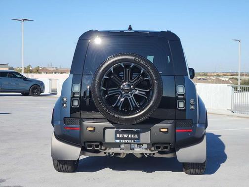 2026 Land Rover Defender OCTA