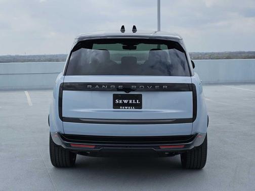 2026 Land Rover Range Rover P400 SE 7 Seat