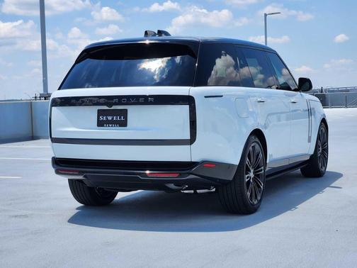 2025 Land Rover Range Rover P400 SE 7 Seat