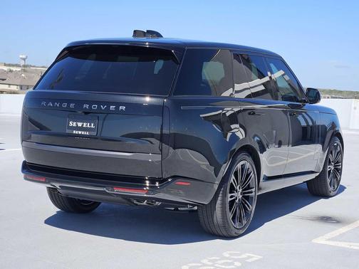 2026 Land Rover Range Rover P530 SE