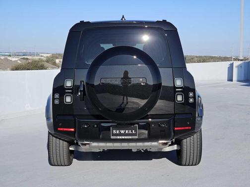 2026 Land Rover Defender P400 X-Dynamic SE