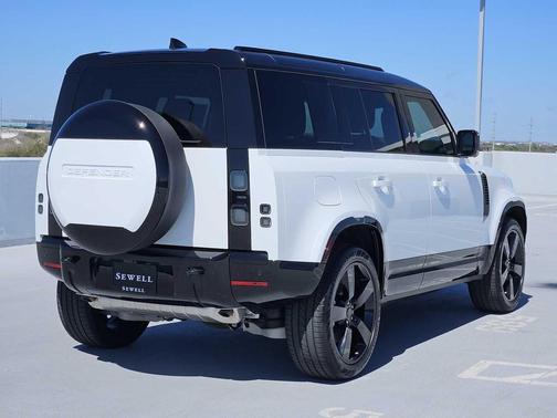 2026 Land Rover Defender P400 X-Dynamic SE