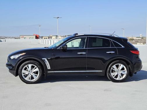 2014 INFINITI QX70 Base