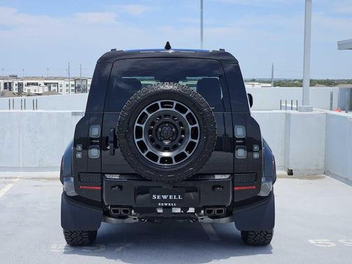 Narvik Black 2026 Land Rover Defender P635 OCTA Black
