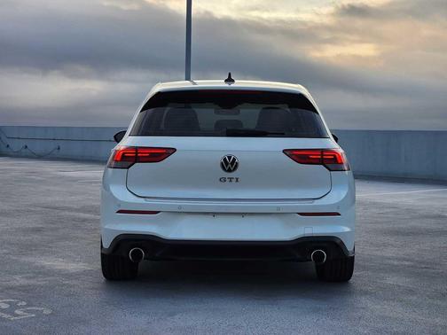 2023 Volkswagen Golf GTI 2.0T SE DSG