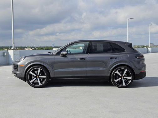 Chromite Black Metallic 2025 Porsche Cayenne Cayenne S E-Hybrid