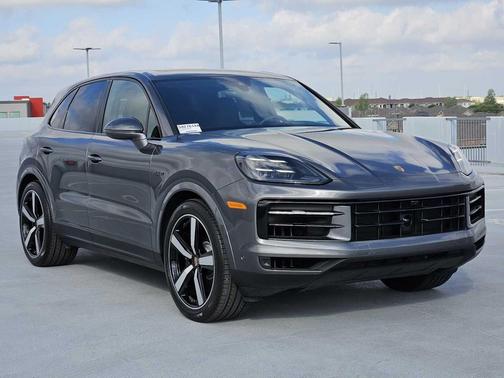 Chromite Black Metallic 2025 Porsche Cayenne Cayenne S E-Hybrid