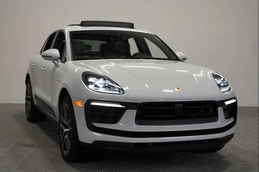 Carrara White Metallic 2024 Porsche Macan Macan
