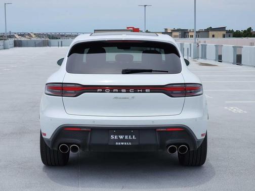 Carrara White Metallic 2024 Porsche Macan Macan