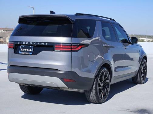 2025 Land Rover Discovery P300 S