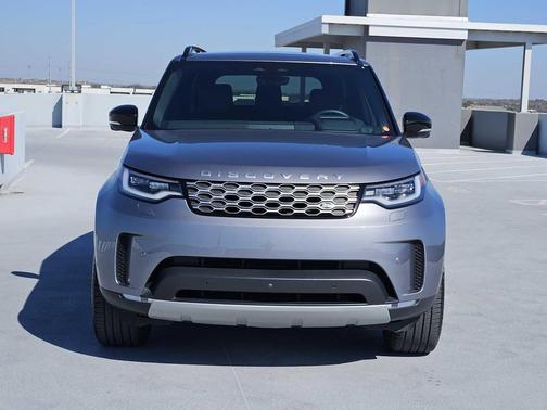 2025 Land Rover Discovery P300 S