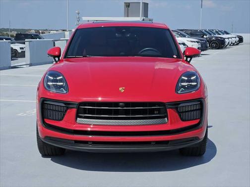 2022 Porsche Macan Base