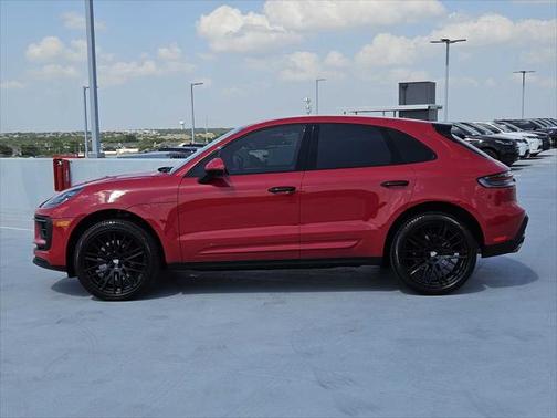2022 Porsche Macan Base