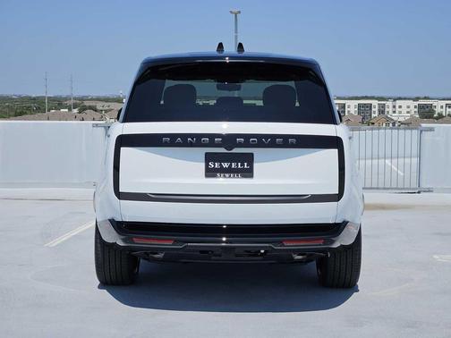 2025 Land Rover Range Rover P400 SE