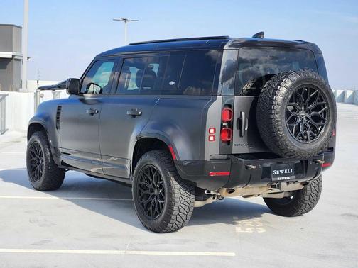 2023 Land Rover Defender X-Dynamic SE