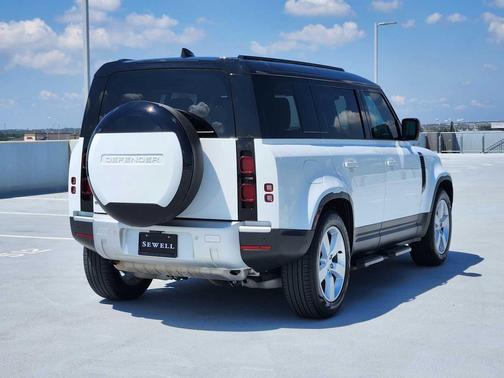 2025 Land Rover Defender 110 P300