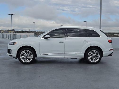 2020 Audi Q7 45 Premium Plus