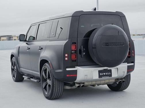 2024 Land Rover Defender 110 P500 SE