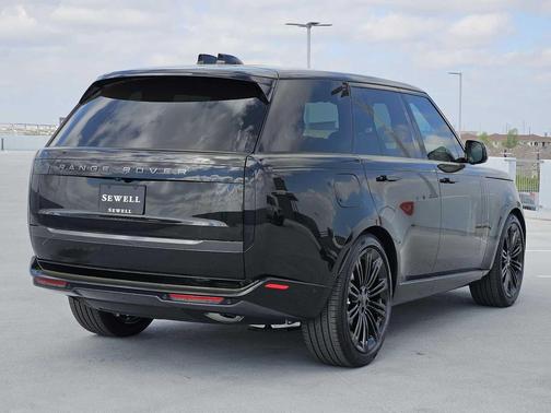 SANTORINI BLACK 2026 Land Rover Range Rover P400 SE