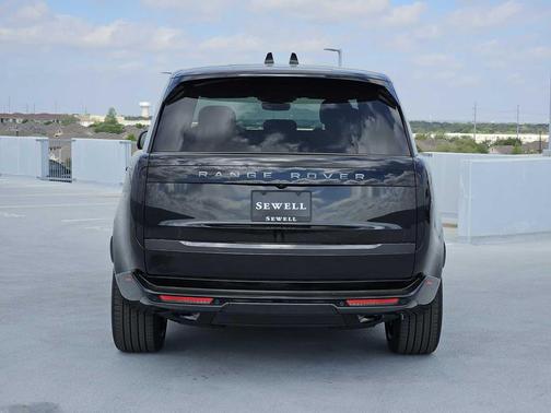 SANTORINI BLACK 2026 Land Rover Range Rover P400 SE