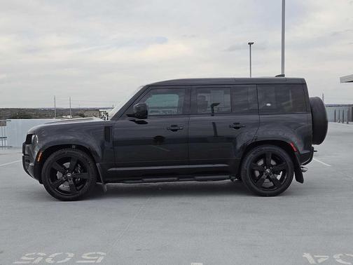 2024 Land Rover Defender 110 P525 V8