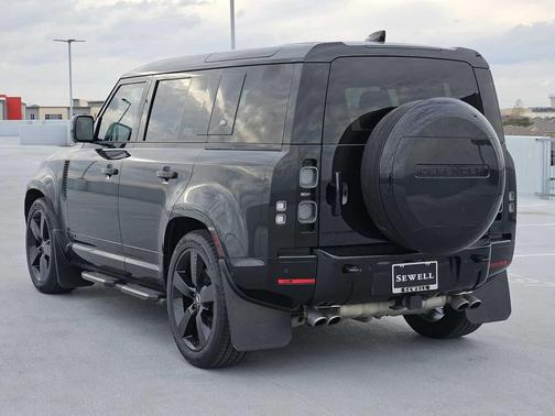 2024 Land Rover Defender 110 P525 V8