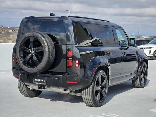 2024 Land Rover Defender 110 P400 X-Dynamic SE