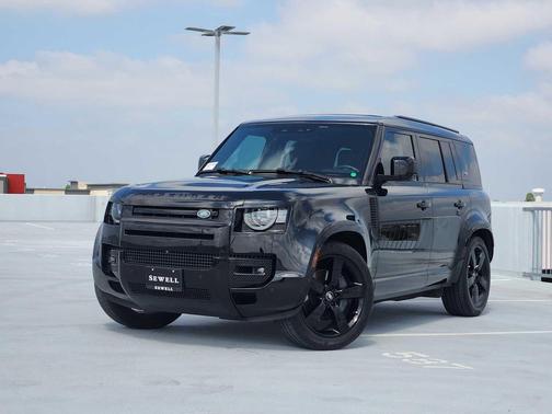 Santorini Black Metallic 2024 Land Rover Defender 110 P400 X-Dynamic SE