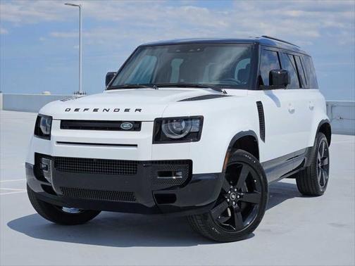 2025 Land Rover Defender 110 P400 X-Dynamic SE