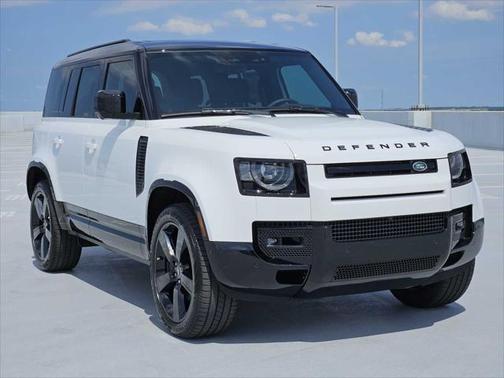 2025 Land Rover Defender 110 P400 X-Dynamic SE