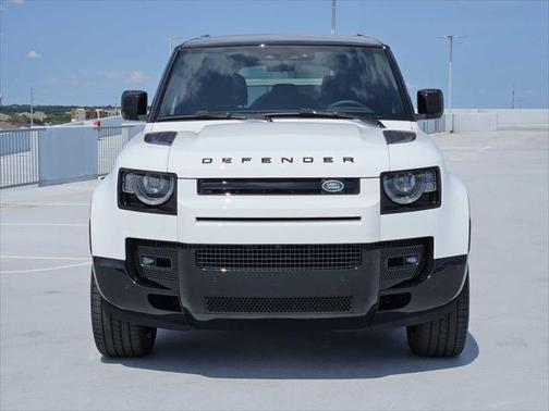 2025 Land Rover Defender 110 P400 X-Dynamic SE