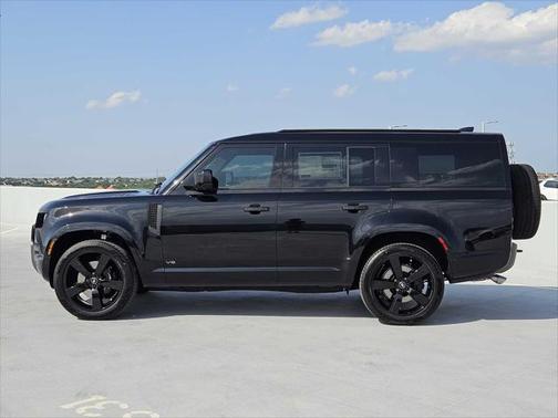 2025 Land Rover Defender V8