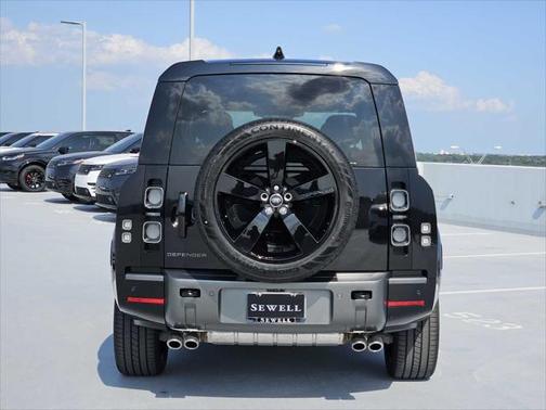 2025 Land Rover Defender V8