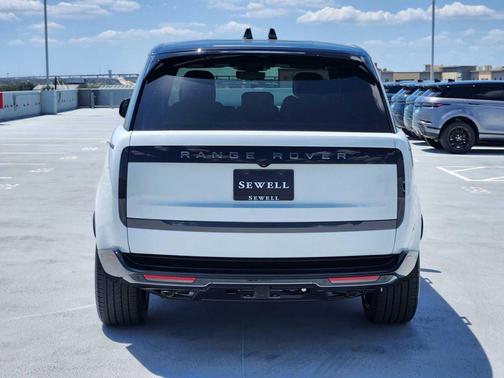 2025 Land Rover Range Rover P530 SE 7 Seat