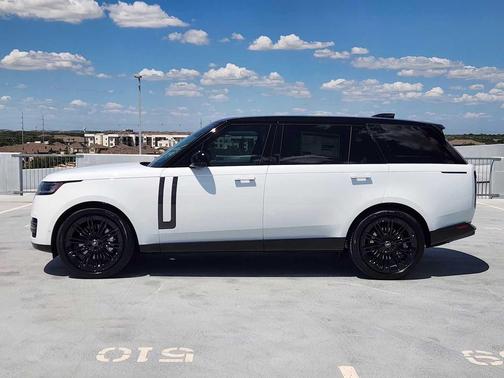 2025 Land Rover Range Rover P530 SE 7 Seat