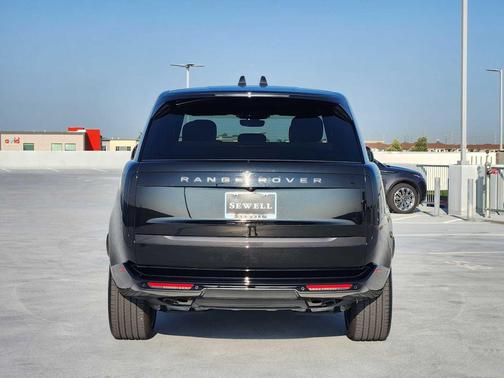 2025 Land Rover Range Rover P530 SE