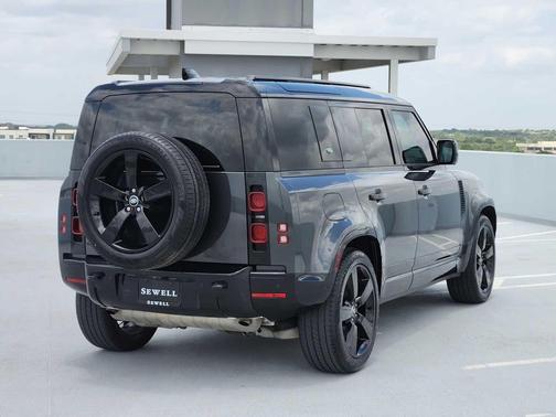 Carpathian Grey Premium Metallic 2024 Land Rover Defender 110 P400 X-Dynamic SE