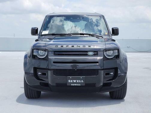 Carpathian Grey Premium Metallic 2024 Land Rover Defender 110 P400 X-Dynamic SE