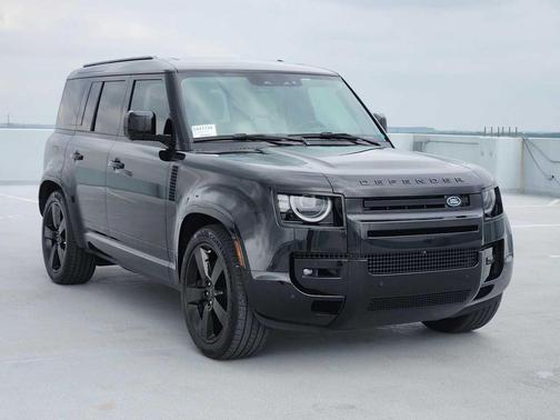 Santorini Black Metallic 2026 Land Rover Defender 110 P400 X-Dynamic SE