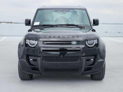 Santorini Black Metallic 2026 Land Rover Defender 110 P400 X-Dynamic SE