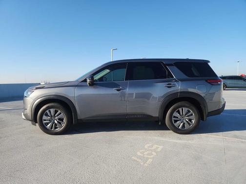 2025 Nissan Pathfinder S FWD
