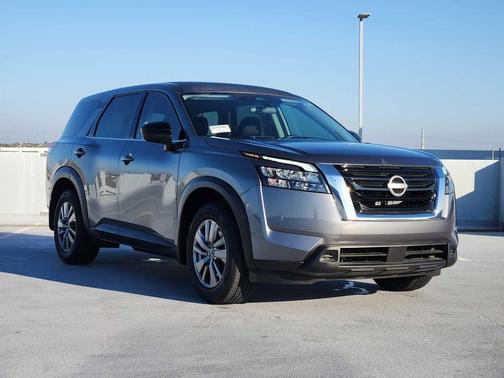 2025 Nissan Pathfinder S FWD