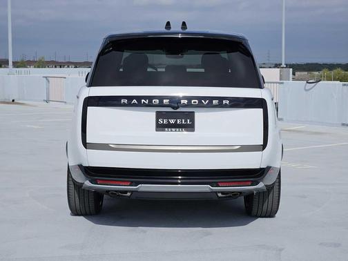 Fuji White 2026 Land Rover Range Rover P530 SE