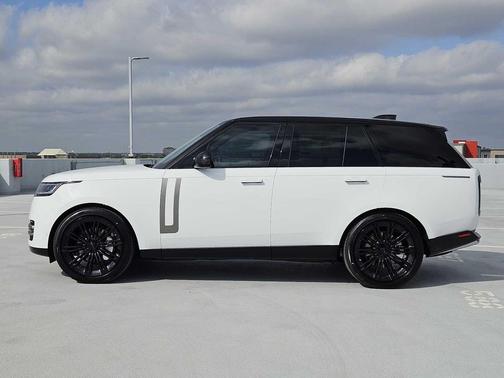 Fuji White 2026 Land Rover Range Rover P530 SE
