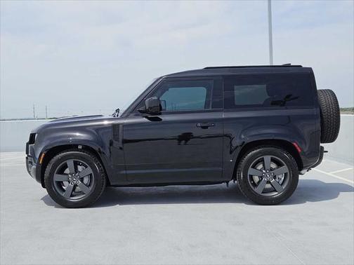 2025 Land Rover Defender 90 P400 X-Dynamic SE
