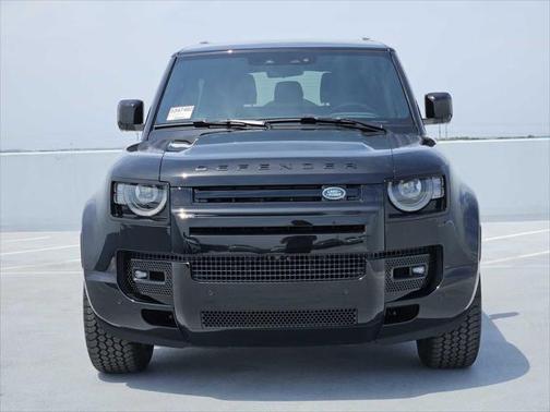 2025 Land Rover Defender 90 P400 X-Dynamic SE