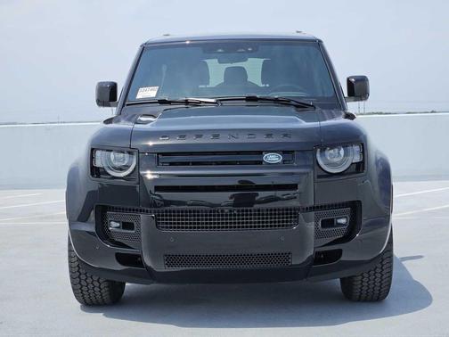 2025 Land Rover Defender 90 P400 X-Dynamic SE