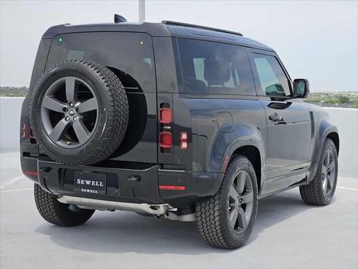 2025 Land Rover Defender 90 P400 X-Dynamic SE