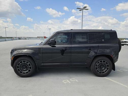 Narvik Black 2026 Land Rover Defender P635 OCTA Black